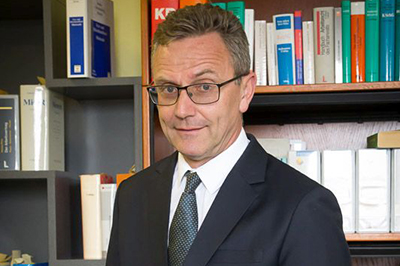 Hilfe bei Rechtsfragen Vita– Uwe Martin Licht Hilfe bei Rechtsfragen – Uwe Martin Licht